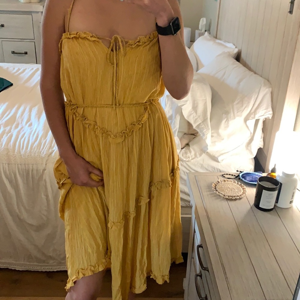 Beautiful golden flowy dress